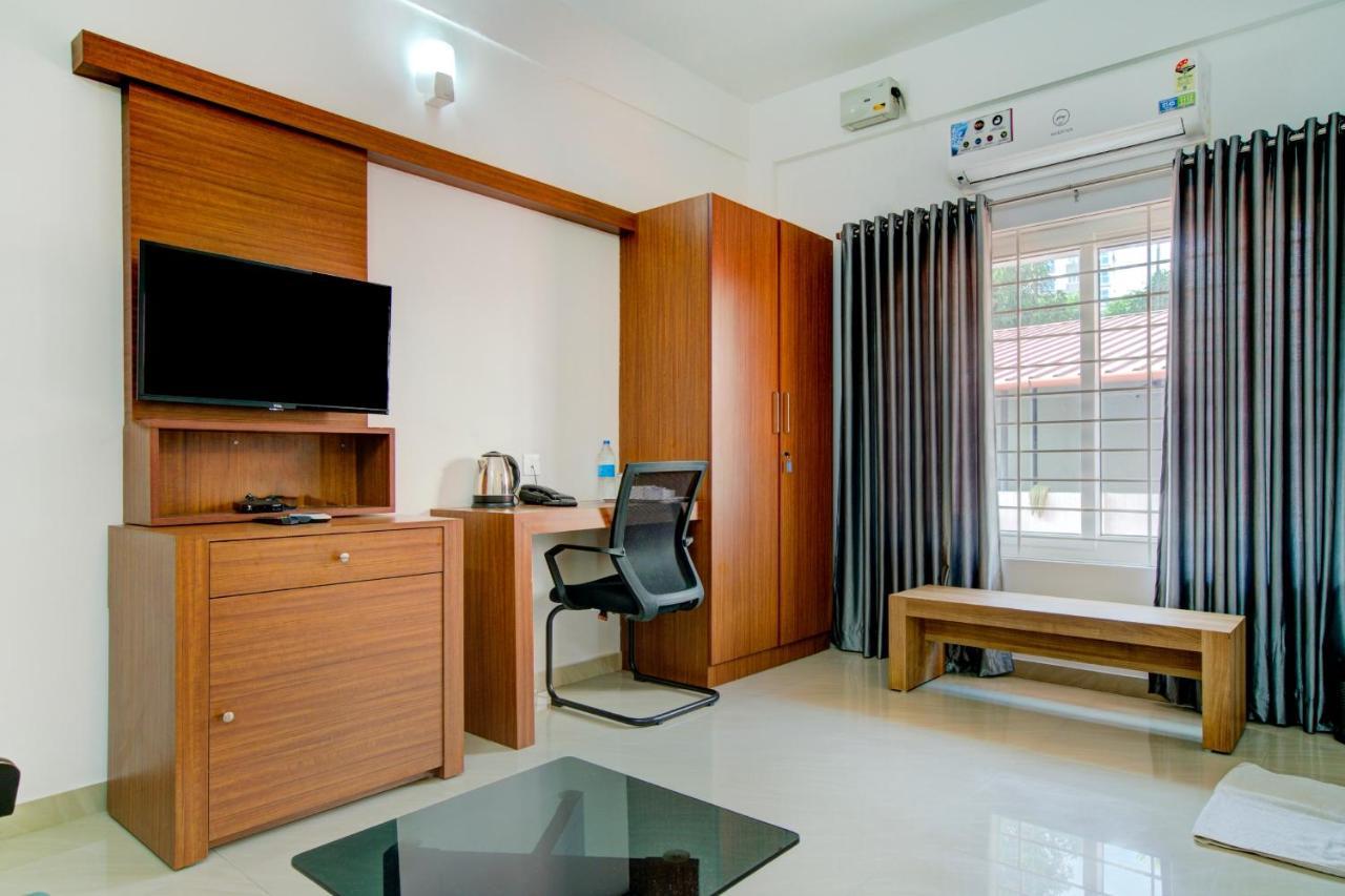 Vaccinated Staff- Capital O 74715 Phoenix Holidays Hotel Kochi Bagian luar foto